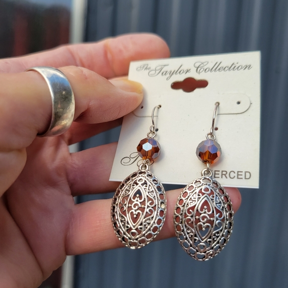 NWT Taylor collection pierced dangle earrings silver tone - Picture 3 of 3